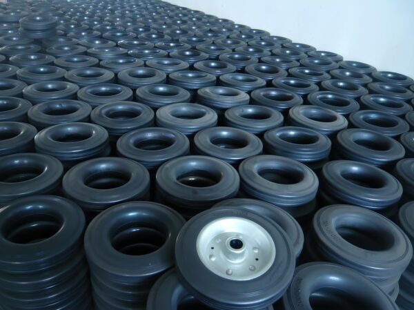 rubber wheels black